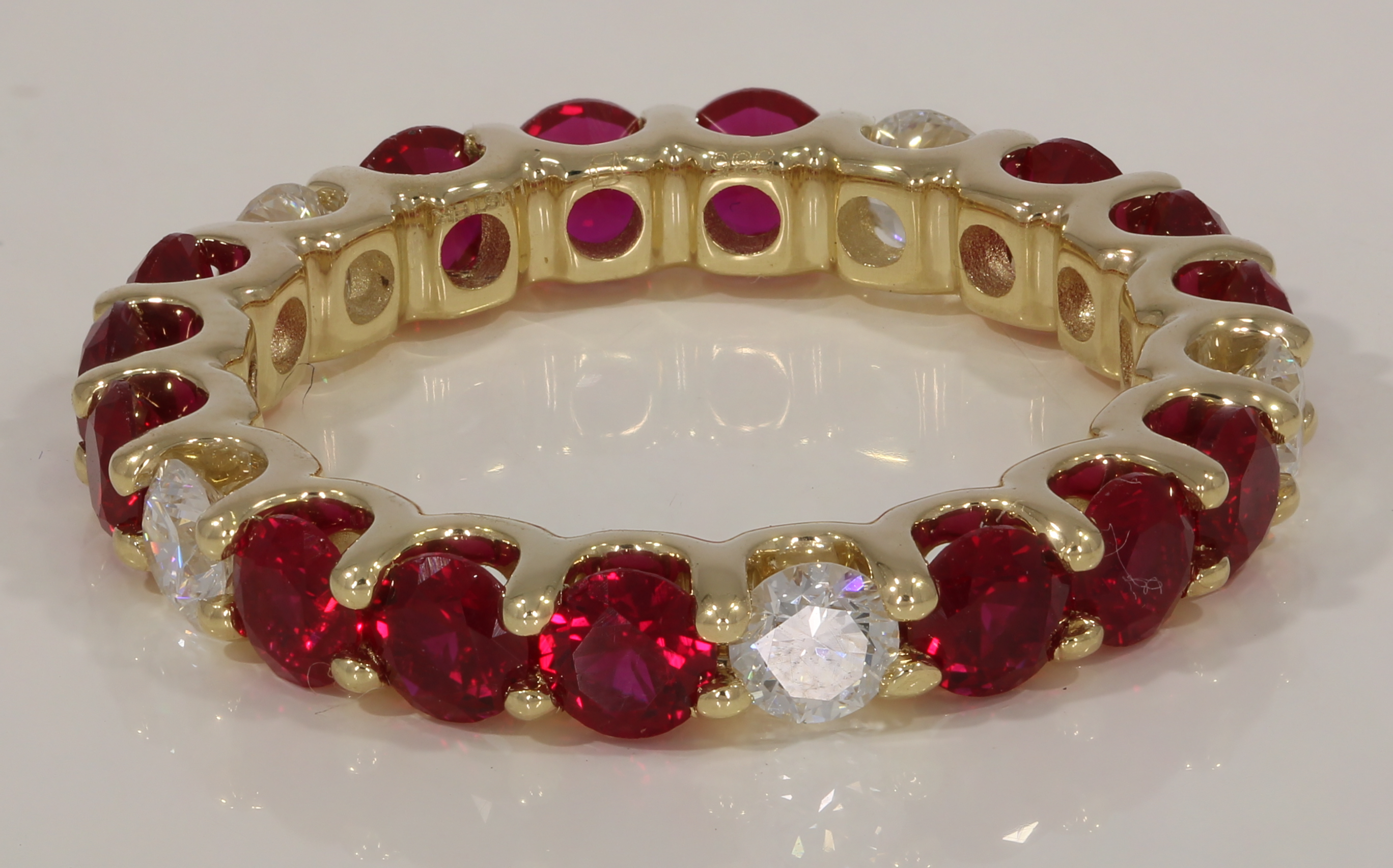 14K White Gold Round Cut Lab-Grown Diamond & Ruby Ring – 5.74 CT, fine jewellery by Luster d'Anvers, Antwerp